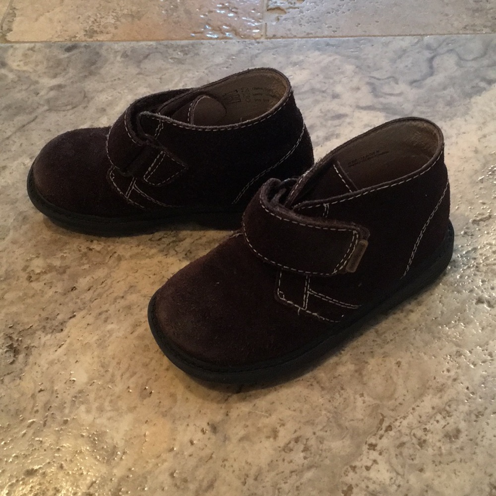Brown Pediped chukka boots size 24.